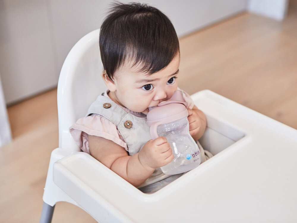 Butelka B.BOX BB00494 Niebieski Słomka podąża za napojem  słomka podąża za napojem realne wsparcie w nauce samodzielności Wygodne uchwyty pojemność 240 ml ilość