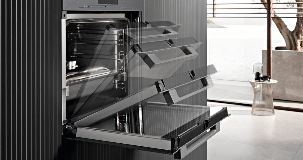 Urządzenie do gotowania na parze MIELE DGC 7151 łatwe otwieranie i zamykanie