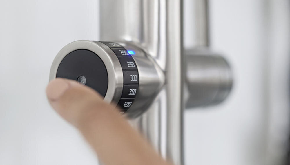 BLANCO Evol-S Pro 526311 Steel innowacyjna nowoczesna bateria woda zimna ciepła przefiltrowana skrzynka sterownicza wyświetlacz filtr pojemność click touch