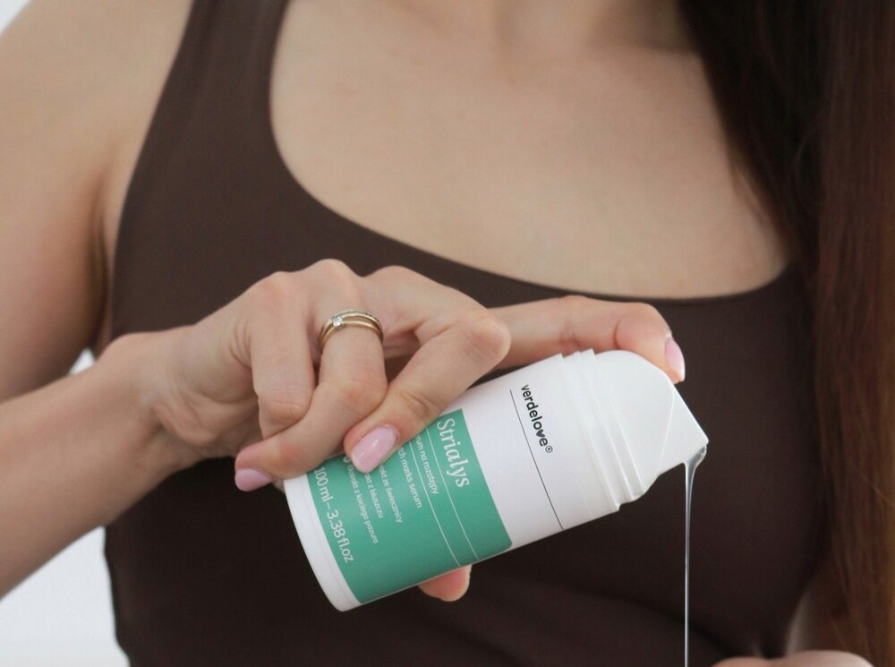 Serum VERDELOVE Strialys przeciw rozstępom 100 ml do skóry z rozstepami, skuteczna regeneracja, wygodne opakowanie z pompką
