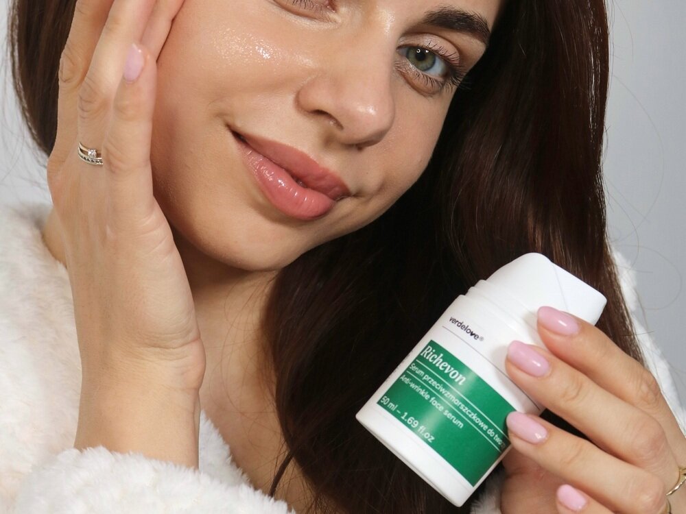 Serum VERDELOVE Richevon przeciwzmarszczkowe 50 ml naturalne składniki, dobry wygląd skóry, przeciwdziałanie powstawaniu zmarszczek