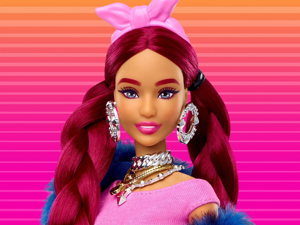 Lalka Barbie Extra Niebieski garnitur panterka Bordowe wlosy HHN09 detle stroje