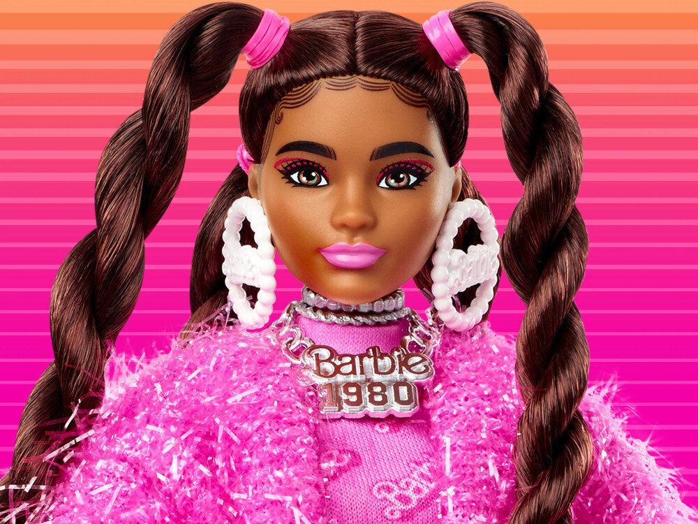 Lalka Barbie Extra Rozowy stroj Brazowe kucyki HHN06 detle stroje