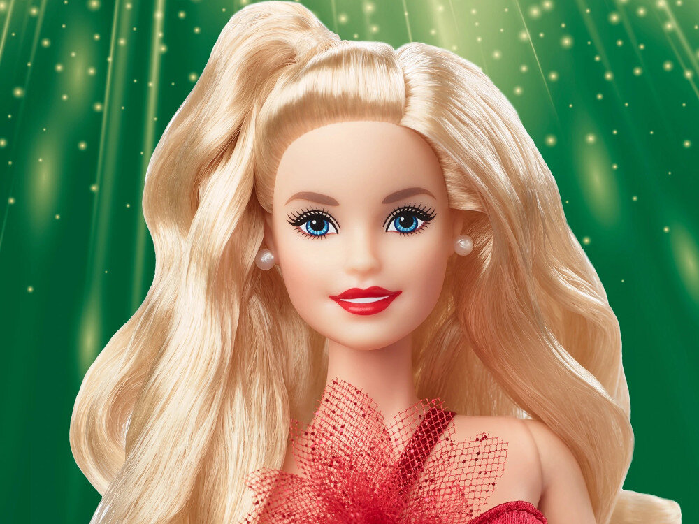 Lalka Barbie Signature swiateczna 2022 Blond wlosy HBY03 kolczyki dekold