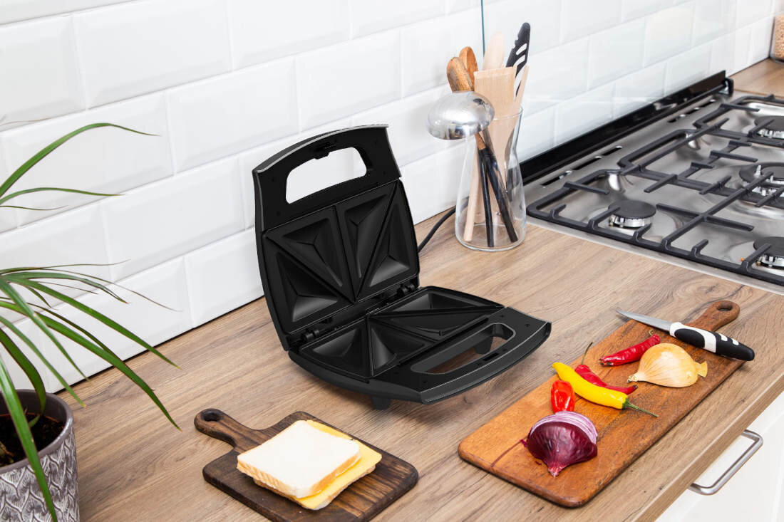 Opiekacz BEKO SWM2971B wydajne dzialanie moc 700 W