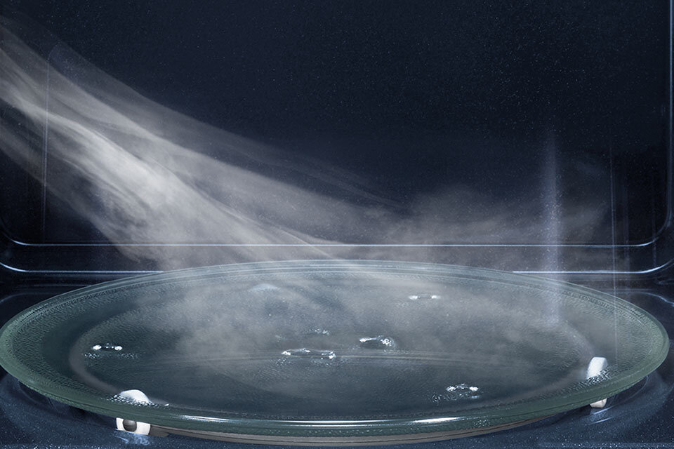 Komora mikrofali, w której nadmuch powietrza usuwa nieprzyjemne zapachy Komora mikrofali, w której nadmuch powietrza usuwa nieprzyjemne zapachy