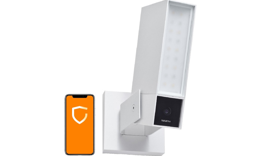 Kamera monitorująca NETATMO z syreną Smart outdoor camera współpracuje z Apple HomeKit Hey Google HomeKit Secure Video dostępne na systemy iOS i Android możliwość sterowania głosem