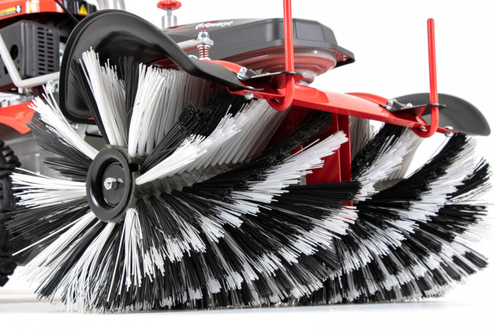 Zamiatarka spalinowa FAWORYT SHZ80-196L 5-stopniowa regulacja wysokosci zamiatania w zakresie 0-45 stopni nylonowa szczotka szerokosc robocza 80 cm predkosc 182-333 obr/min