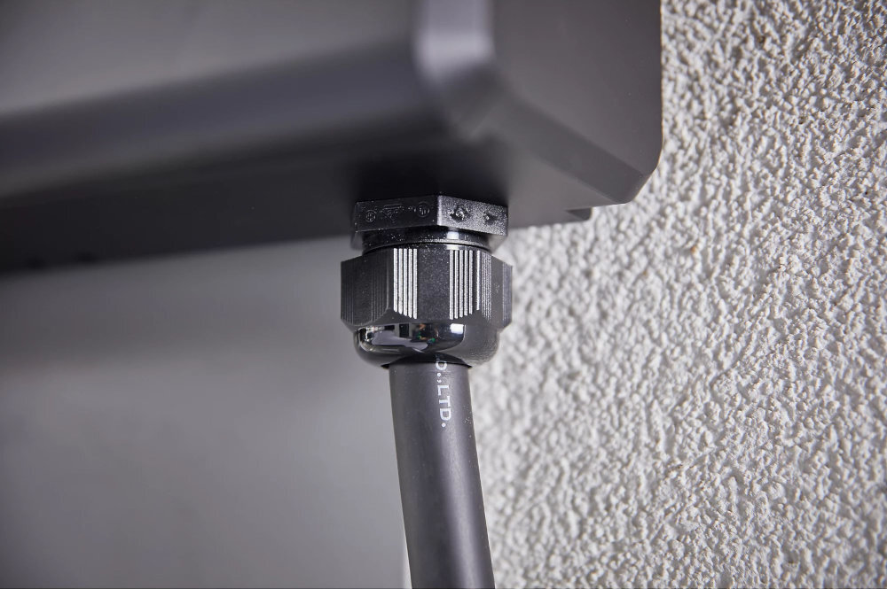 Ładowarka do samochodu elektrycznego AEG Wallbox Pro łatwy montaż