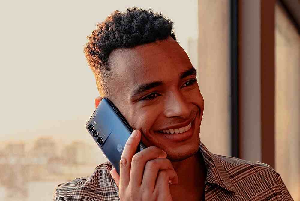 Smartfon MOTOROLA Moto G200 ekran bateria procesor pamięć aparat pojemność rozdzielczość