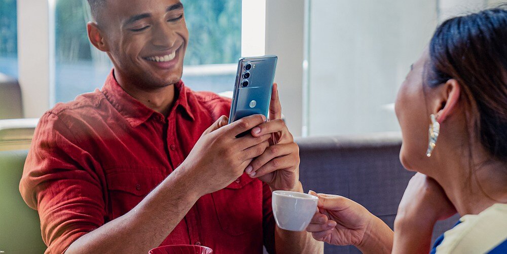 Smartfon MOTOROLA Moto G200 ekran bateria procesor pamięć aparat pojemność rozdzielczość