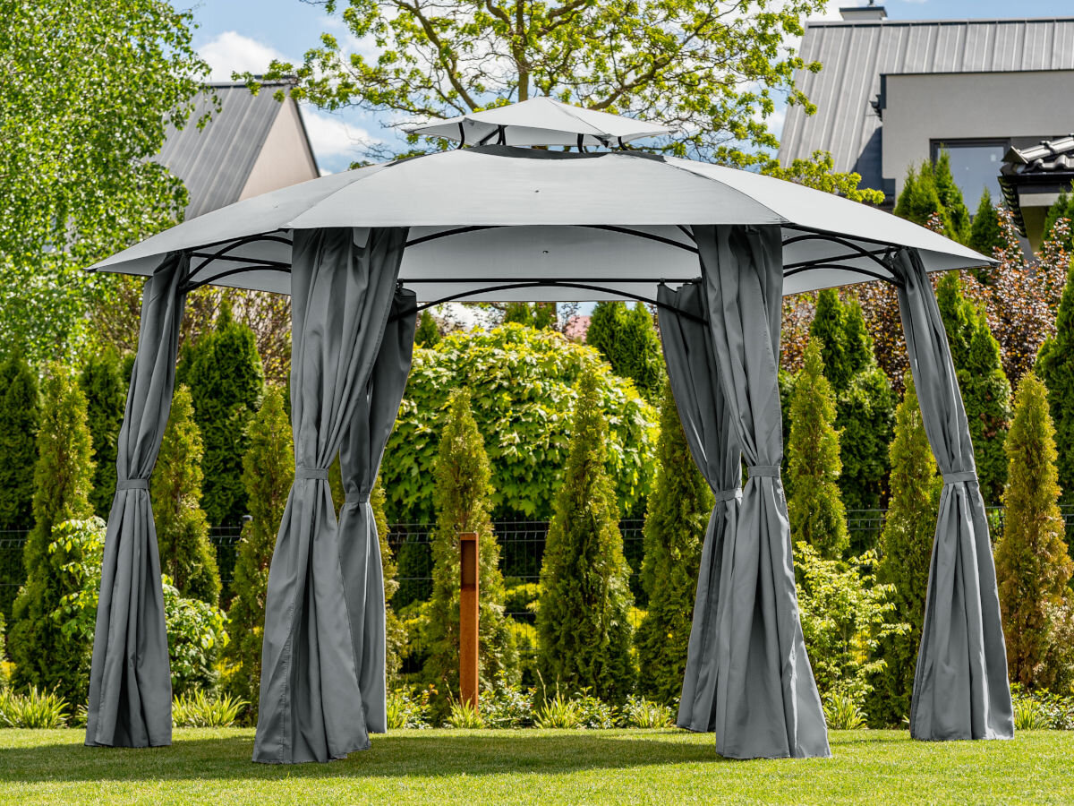 Pawilon ogrodowy MIRPOL Gavi 2 Grafitowy, elegancki, ogród, słońce, zadaszenie, w ogrodowym tle pawilon w pełni rozłożony bez zasłon
