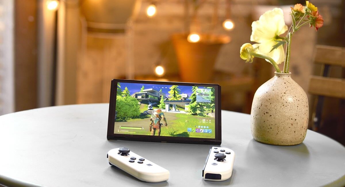 zdjęcie lifestyle plus zdjęcie karty pamięci