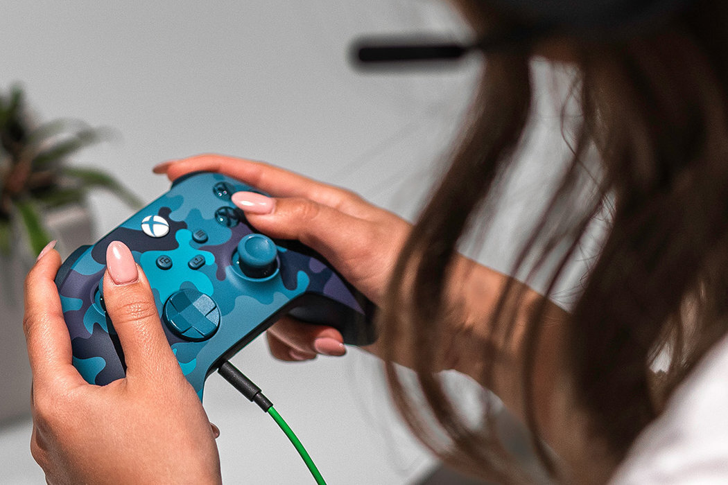 Kontroler MICROSOFT XBOX Series X Niebieski Camo kolor bezprzewodowy projekt