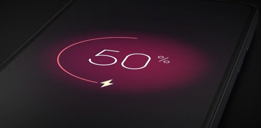 Smartfon MOTOROLA Moto G82 ekran bateria aparat procesor ram pamięć pojemność rozdzielczość zdjęcia filmy opis dane cechy blokady system łączność wifi bluetooth obudowa szkło odporność porty muzyka transfer sieć przekątna matryca waga czujniki