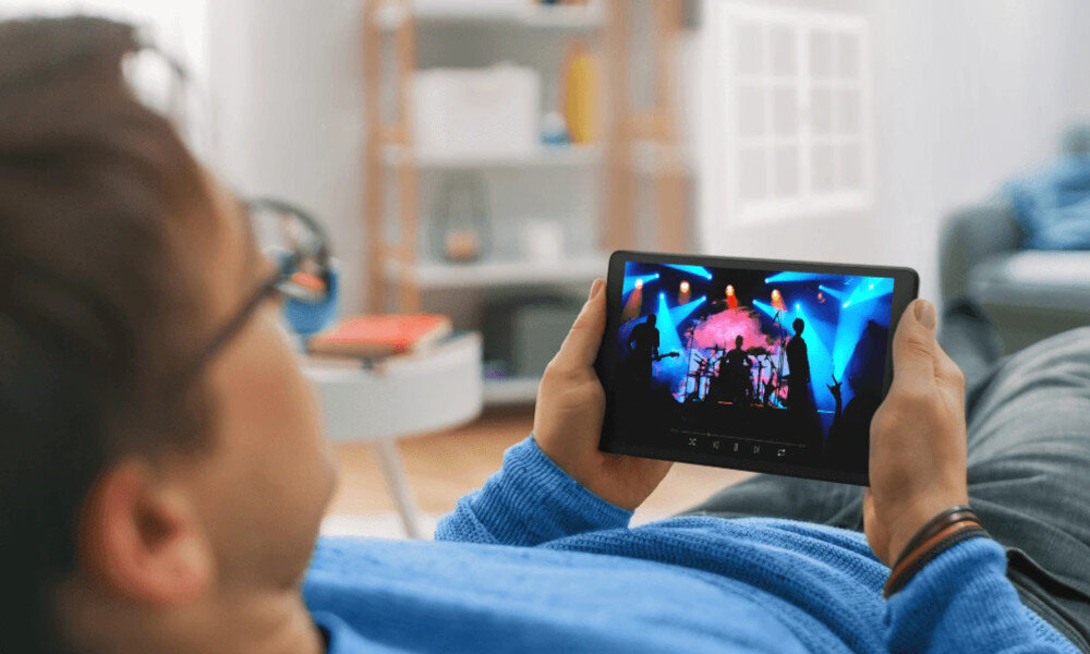 Tablet LENOVO Tab M8 stylowy i praktyczny