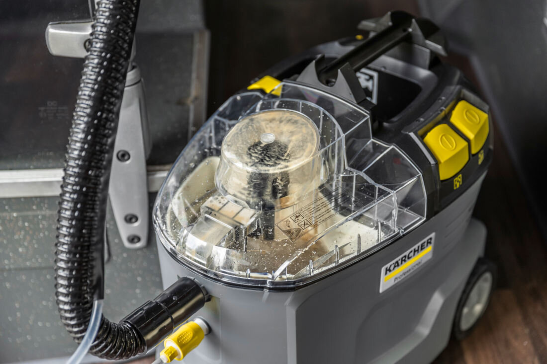 Odkurzacz KARCHER Puzzi 8/1 1.100-240.0 regulowana ilosc wody i detergentu