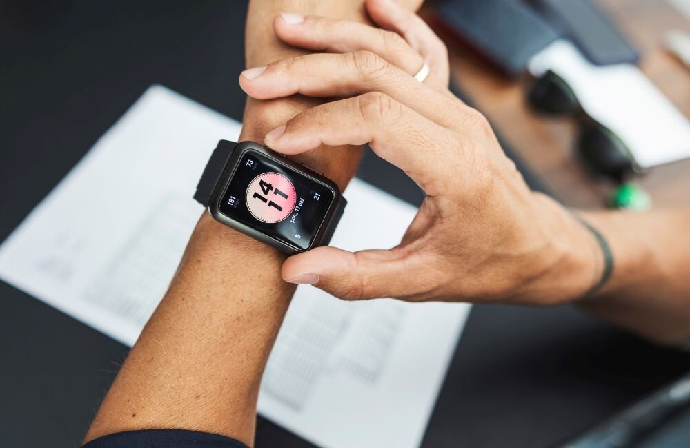 SMARTWACH HUAWEI WATCH D KOMFORT PEWNOŚĆ ANALIZA KRWI EKG ZDROWIE POZIOM NATLENIENIA KOMFORT