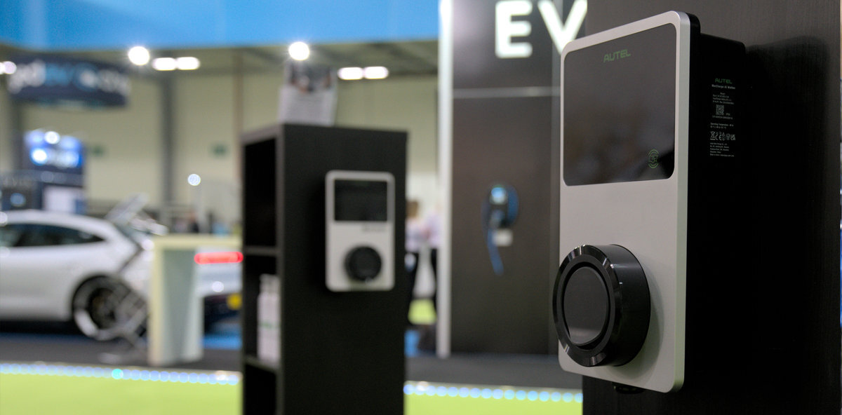 Ładowarka do samochodu elektrycznego AUTEL AC Wallbox bezkolejkowo ładowanir szybko