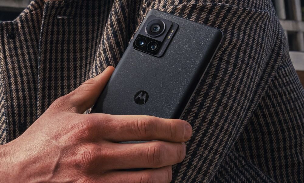 Smartfon MOTOROLA Edge 30 Ultra   ekran bateria aparat procesor ram pamięć pojemność rozdzielczość zdjęcia filmy opis dane cechy blokady system łączność wifi bluetooth obudowa szkło odporność porty muzyka transfer sieć przekątna matryca waga czujniki