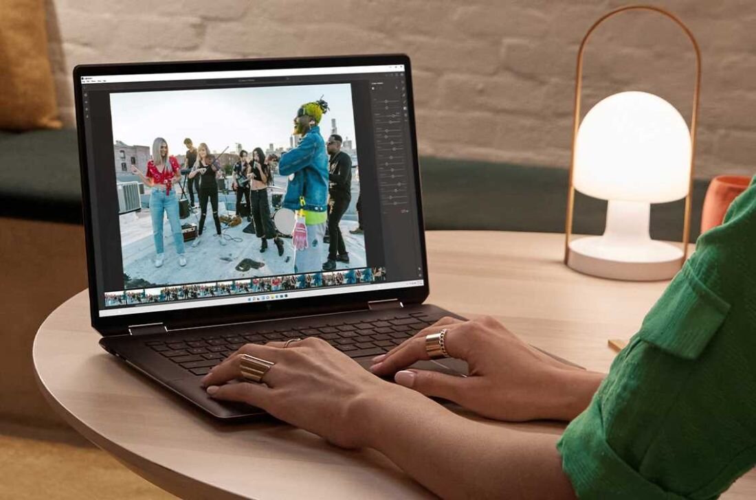 Laptop HP Spectre x360 16 - Klawiatura All-in-One