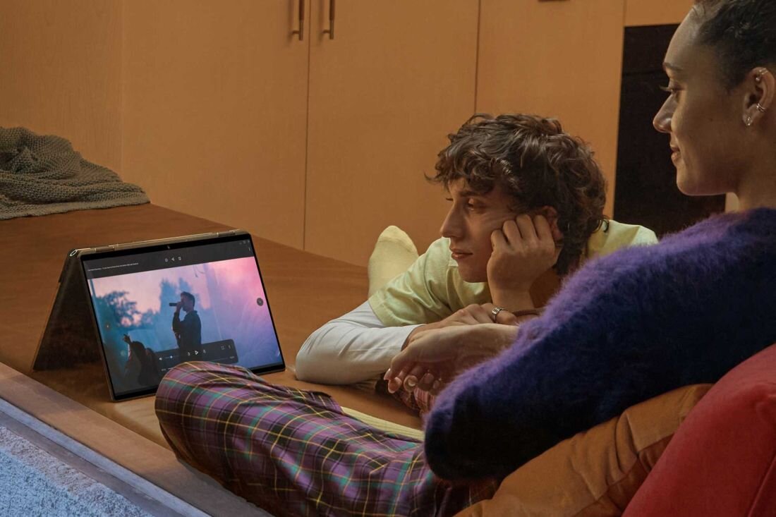 Laptop HP Spectre x360 16 - Odwzorowanie kolorów Delta E