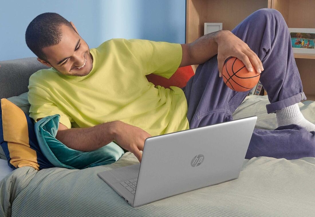 Laptop HP 17 - porty