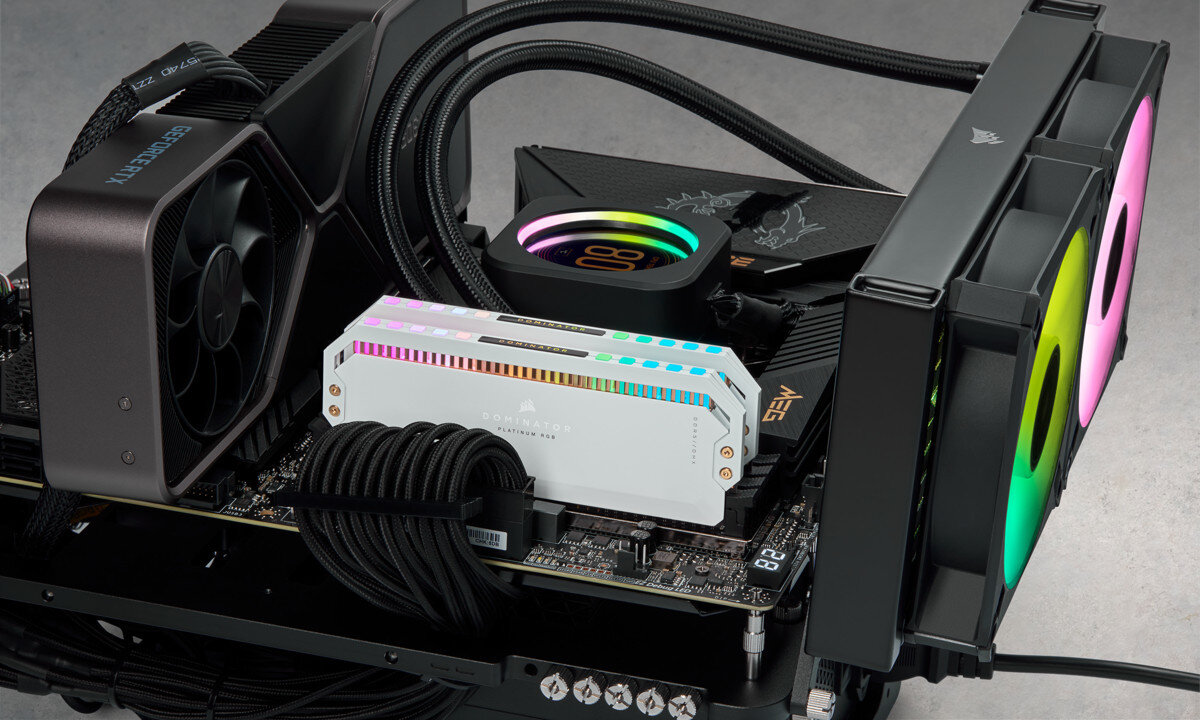 Pamiec RAM CORSAIR Dominator Platinum RGB 32GB 5200MHz niezastapiony element komputera