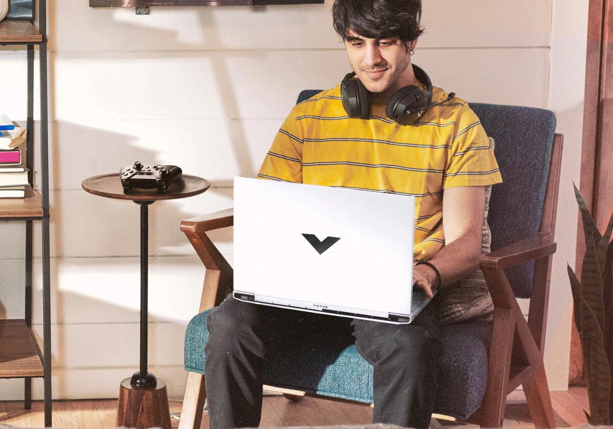 Laptop HP Victus 15-FA0203NW powloka antyrefleksyjna