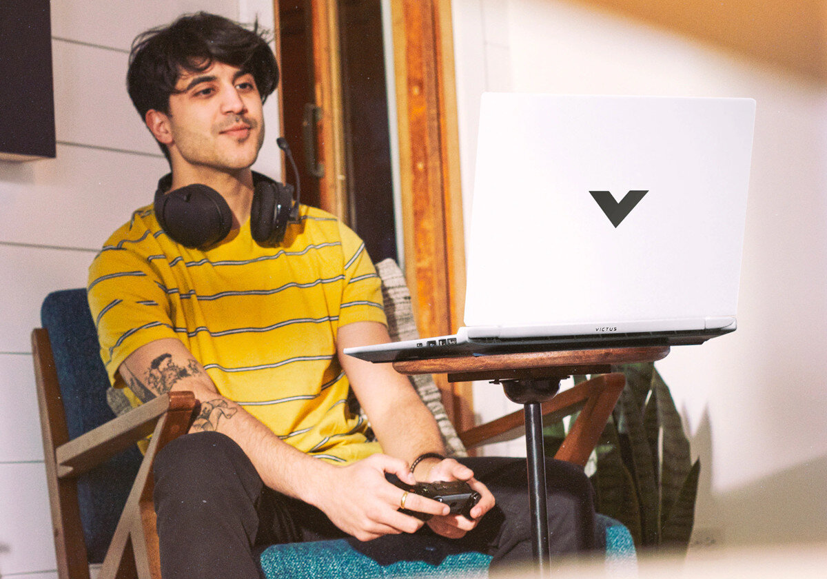 Laptop HP Victus 15-FA0203NW ekran z mikrokrawedzia