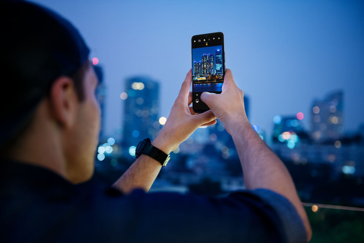 Smartfon TCL 405 2/32GB 6.6 aprat tylni przedni gesty