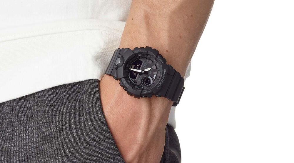 Zegarek sportowy CASIO G-SHOCK GBA-800 ekran bateria czujniki zdrowie sport pasek ładowanie pojemność rozdzielczość łączność sterowanie krew puls rozmowy smartfon aplikacja
