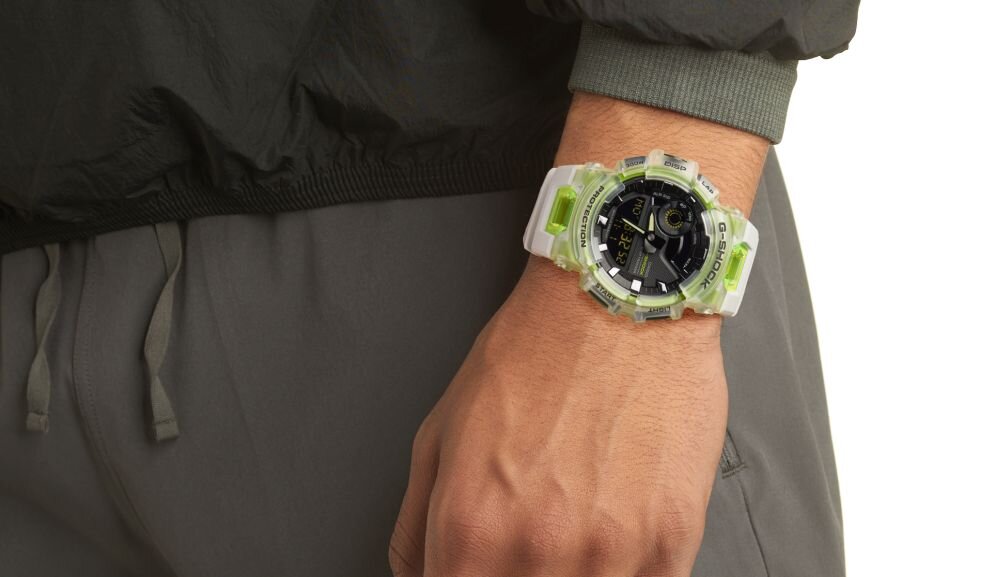 ZEGARKEK CASIO G-SHOCK G-SQUAD GBA-900   ekran bateria czujniki zdrowie sport pasek ładowanie pojemność rozdzielczość łączność sterowanie krew puls rozmowy smartfon aplikacja 