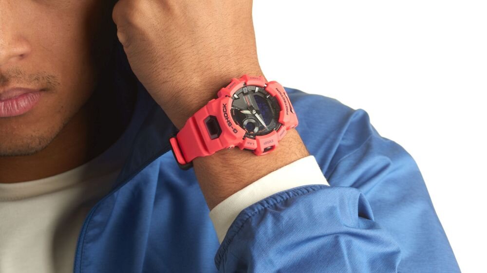 ZEGARKEK CASIO G-SHOCK G-SQUAD GBA-900   ekran bateria czujniki zdrowie sport pasek ładowanie pojemność rozdzielczość łączność sterowanie krew puls rozmowy smartfon aplikacja 