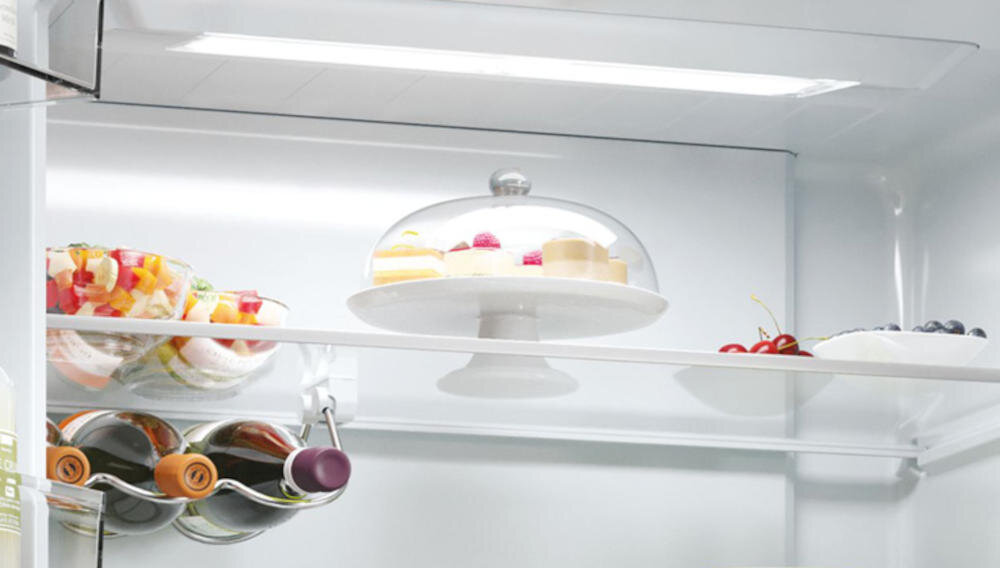 HAIER HCR5919EHMB wygoda elegancka funkcjonalność półki hartowane szkło wnętrze łatwe czyszczenie bezpieczne oświetlenie led