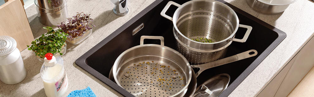 Zlewozmywak FRANKE Basis BFG 611-78 114.0676.296 Onyx Odporny na uszkodzenia wiele naczyń umieszczonych w zlewie ikona symbolizująca odporność na uderzenia fragranite wytrzymłość na zarysowania uderzenia