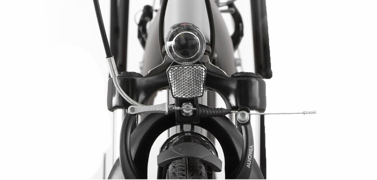 Rower trekkingowy INDIANA X-Road 1.0 oswietl droge lampami