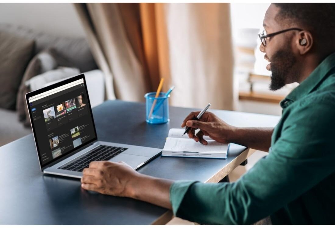 zdjęcie lifestyle słuchawki Jabra