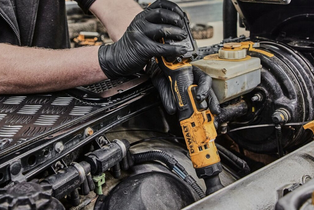 Grzechotka DEWALT DCF504L1G-QW jasna dioda LED