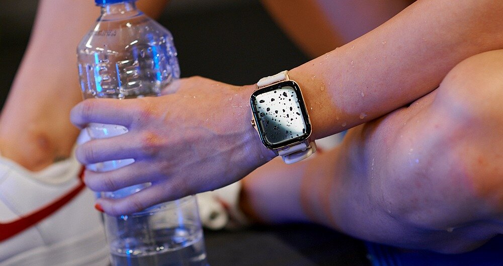 Smartwatch GARETT Sport Activity GT    ekran bateria pasek wykonanie odporność funkcje monitoring pomiar aplikacja łączność odbieranie dzwonienie 