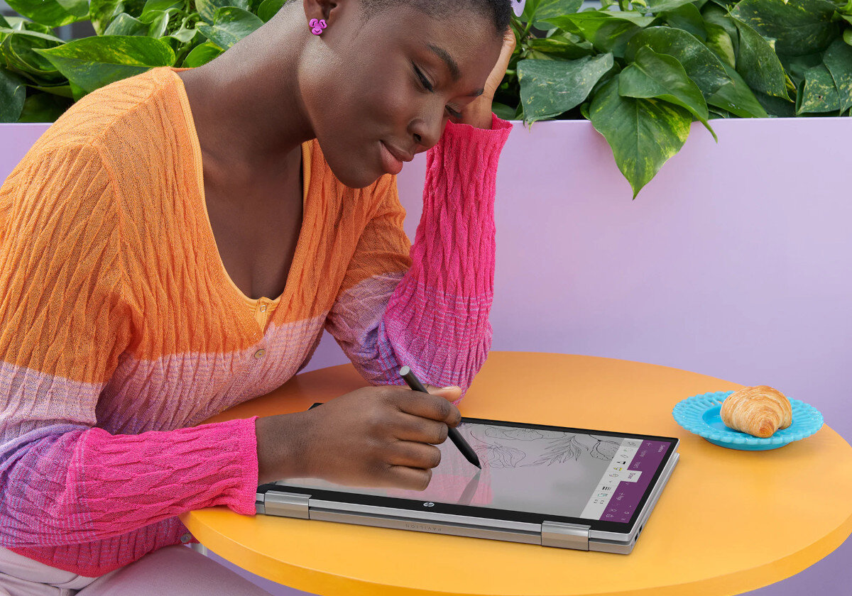 Laptop HP Pavilion x360 15-ER1019NW tryby pracy zawias