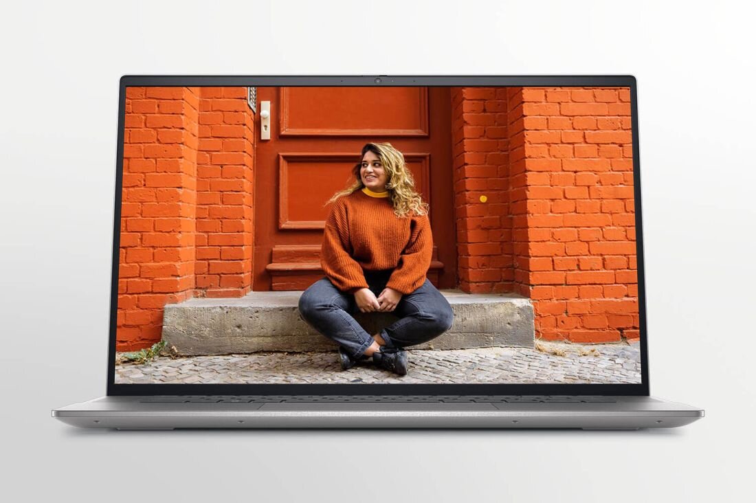 Laptop DELL Inspiron 5620 - ekran 