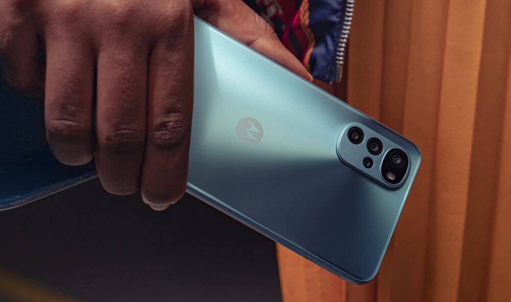 Smartfon MOTOROLA Moto G22  ekran bateria aparat procesor ram pamięć pojemność rozdzielczość zdjęcia filmy opis dane cechy blokady system łączność wifi bluetooth obudowa szkło odporność porty muzyka transfer sieć przekątna matryca waga czujniki