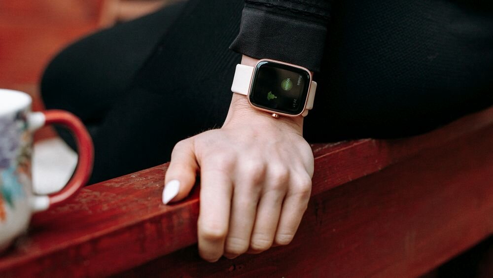 Smartwatch VECTOR SMART Classic ekran bateria czujniki zdrowie sport pasek ładowanie pojemność rozdzielczość łączność sterowanie krew puls rozmowy smartfon aplikacja