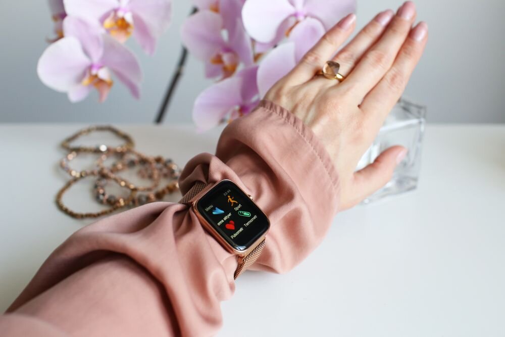 Smartwatch VECTOR SMART  ekran bateria czujniki zdrowie sport pasek ładowanie pojemność rozdzielczość łączność sterowanie krew puls rozmowy smartfon aplikacja 