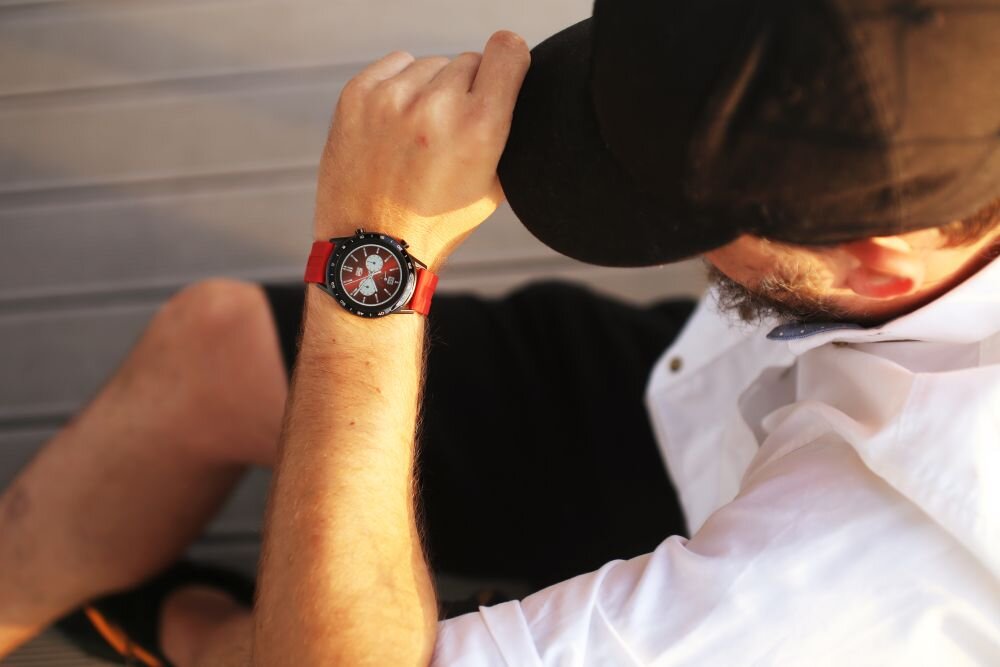 Smartwatch VECTOR SMART SPORT ekran bateria czujniki zdrowie sport pasek ładowanie pojemność rozdzielczość łączność sterowanie krew puls rozmowy smartfon aplikacja