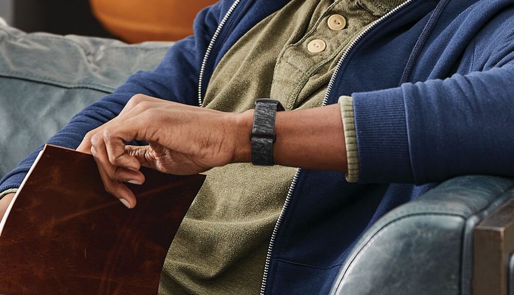 Smartband Google FITBIT Charge 5 ekran bateria czujniki zdrowie sport pasek ładowanie pojemność rozdzielczość łączność sterowanie krew puls rozmowy smartfon aplikacja