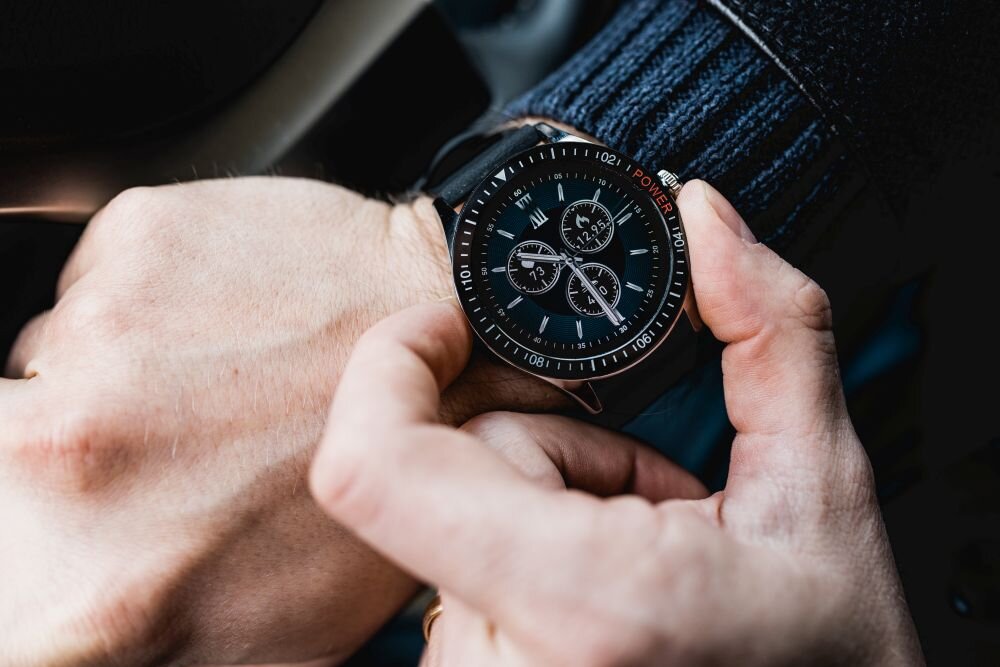 Smartwatch VECTOR SMART Stylish  ekran bateria czujniki zdrowie sport pasek ładowanie pojemność rozdzielczość łączność sterowanie krew puls rozmowy smartfon aplikacja 