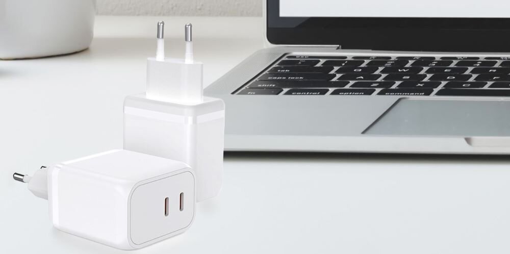 Ładowarka sieciowa FOREVER Core PD Smart 45W Biały Ładowanie z mocą 45 W DUAL USB-C Moc idealna dla telefonu, tabletu, a nawet laptopa