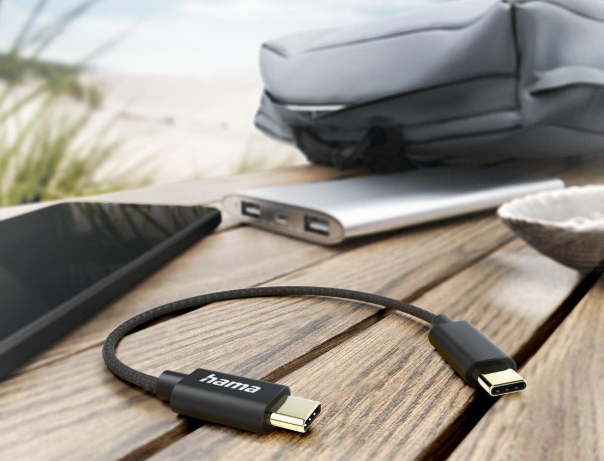 kabel ładujący zdjecie lifestyle